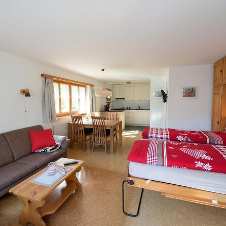 Ferienwohnungen Muntschi Andeer Room photo