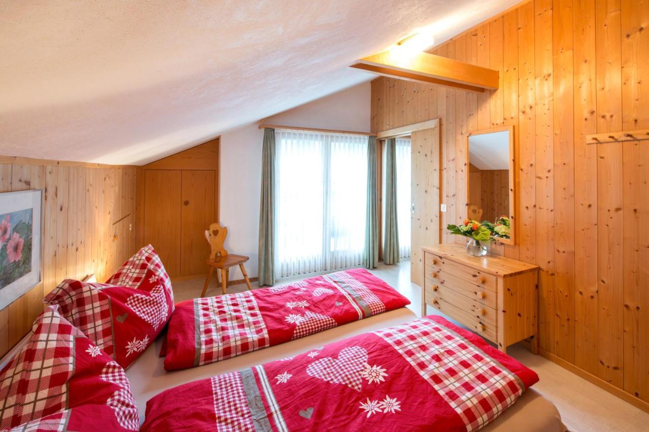 Ferienwohnungen Muntschi Andeer Room photo