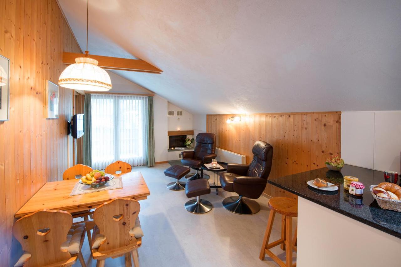 Ferienwohnungen Muntschi Andeer Room photo