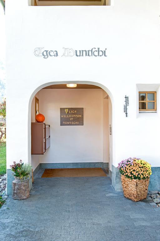 Ferienwohnungen Muntschi Andeer Exterior photo