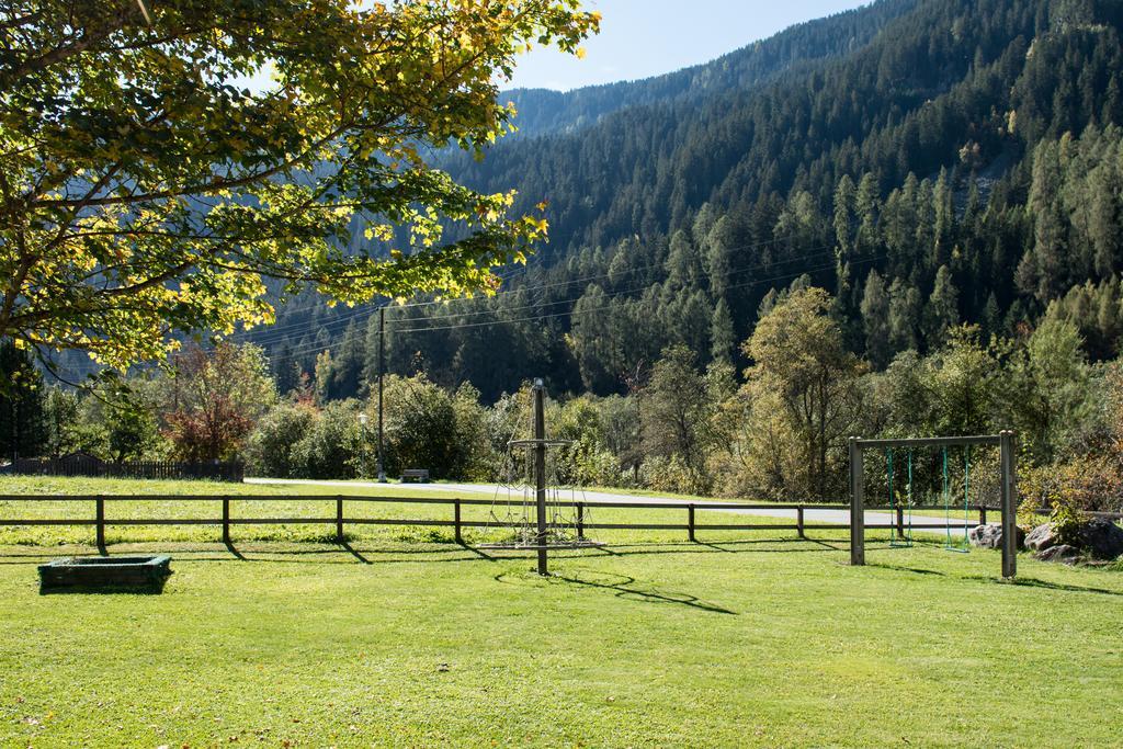 Ferienwohnungen Muntschi Andeer Exterior photo